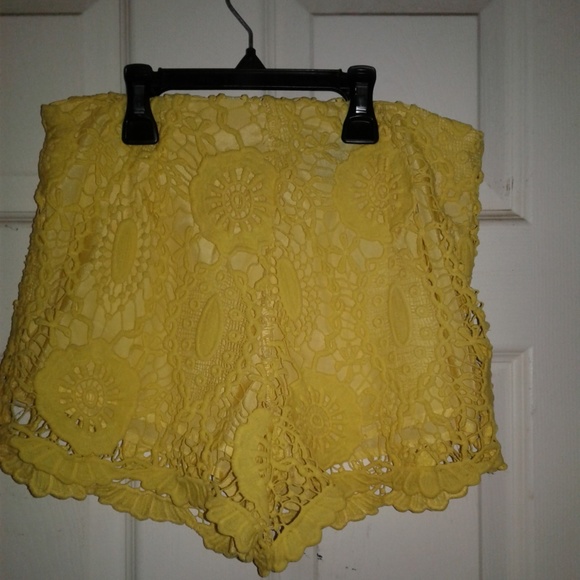 Yellow Summer Lace Shorts - Picture 2 of 2